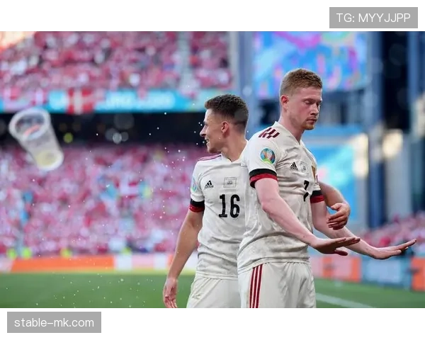 德布劳内在国家队与俱乐部核心地位的构建路径差异分析